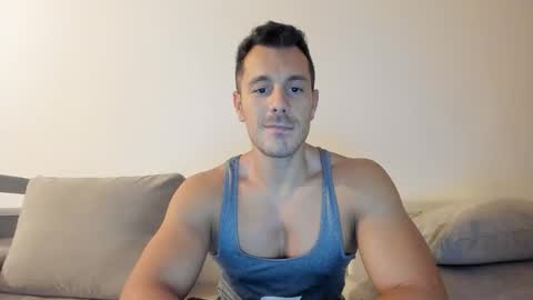 Snapshot of roberto4ever chatting on 6, 2, 2026 roberto4ever online show from 6, 2, 2026