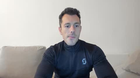 Snapshot of roberto4ever chatting on 15, 2, 2026 roberto4ever online show from 15, 2, 2026