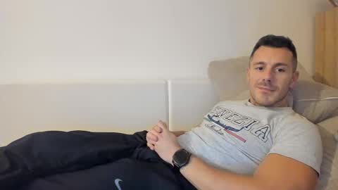 Snapshot of roberto4ever chatting on 18, 2, 2026 roberto4ever online show from 18, 2, 2026