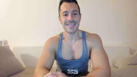 Snapshot of roberto4ever chatting on 2, 3, 2026 roberto4ever online show from 2, 3, 2026