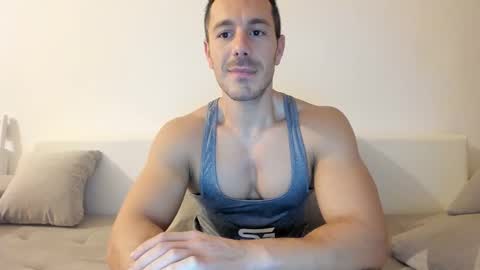 Snapshot of roberto4ever chatting on 3, 3, 2026 roberto4ever online show from 3, 3, 2026