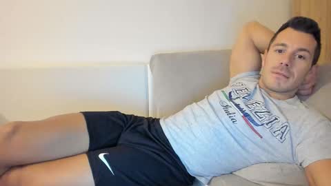 Snapshot of roberto4ever chatting on 4, 3, 2026 roberto4ever online show from 4, 3, 2026