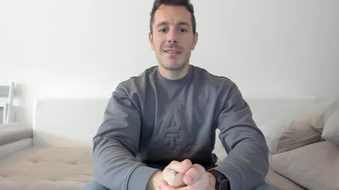 Snapshot of roberto4ever chatting on 5, 3, 2026 roberto4ever online show from 5, 3, 2026