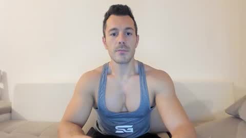 Snapshot of roberto4ever chatting on 6, 3, 2026 roberto4ever online show from 6, 3, 2026