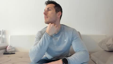 Snapshot of roberto4ever chatting on 24, 3, 2026 roberto4ever online show from 24, 3, 2026