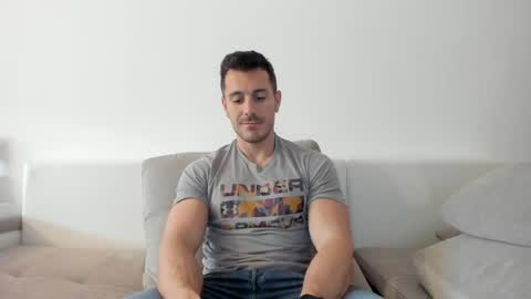 Snapshot of roberto4ever chatting on 1, 4, 2026 roberto4ever online show from 1, 4, 2026