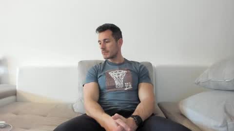 Snapshot of roberto4ever chatting on 7, 4, 2026 roberto4ever online show from 7, 4, 2026