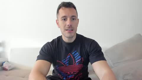 Snapshot of roberto4ever chatting on 10, 4, 2026 roberto4ever online show from 10, 4, 2026