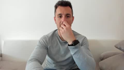 Snapshot of roberto4ever chatting on 14, 4, 2026 roberto4ever online show from 14, 4, 2026