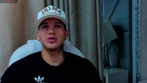 Snapshot of rocco_santos chatting on 17, 11, 2025 rocco_santos online show from 17, 11, 2025