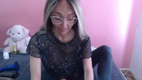Snapshot of rochelle_xxx chatting on 1, 12, 2025 Rochelle online show from 1, 12, 2025