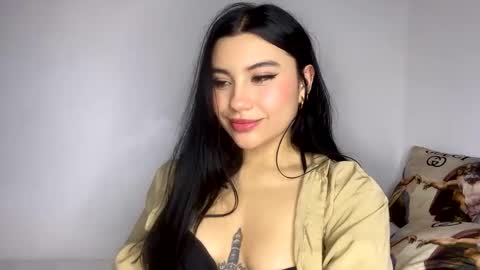 Samantha Estephania  online show from 1, 2, 2025