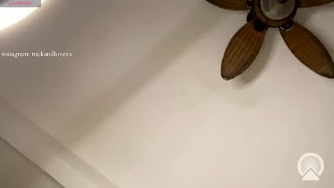 Samantha Estephania  online show from 24, 11, 2025