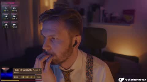 Snapshot of rocketbunnyxxx chatting on 9, 4, 2026 Rocket Bunny online show from 9, 4, 2026