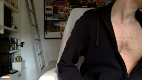 Snapshot of rocketviper chatting on 8, 5, 2026 RocketViper online show from 8, 5, 2026