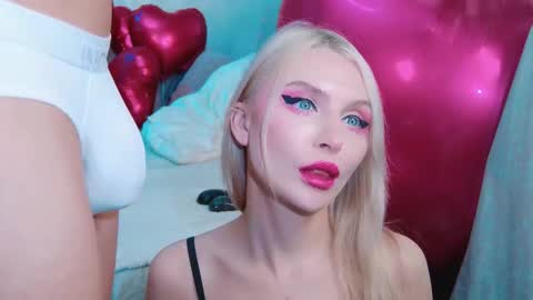 Snapshot of rockstarsgames chatting on 16, 2, 2026 Lina and Den online show from 16, 2, 2026