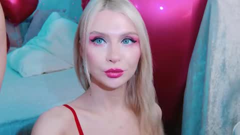 Snapshot of rockstarsgames chatting on 17, 2, 2026 Lina and Den online show from 17, 2, 2026