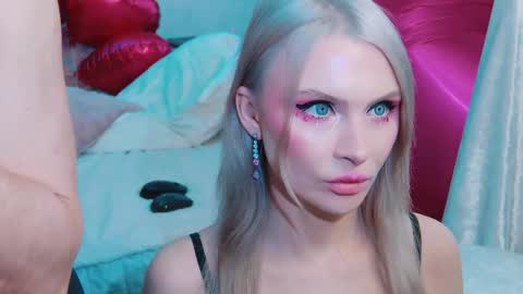 Snapshot of rockstarsgames chatting on 23, 2, 2026 Lina and Den online show from 23, 2, 2026