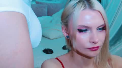 Lina and Den online show from 5, 5, 2026