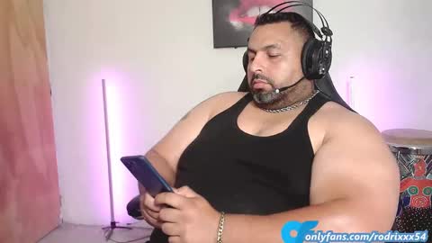 Snapshot of rodrixxx54 chatting on 10, 12, 2024 rodrixxx54 online show from 10, 12, 2024