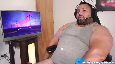 Snapshot of rodrixxx54 chatting on 5, 1, 2025 rodrixxx54 online show from 5, 1, 2025