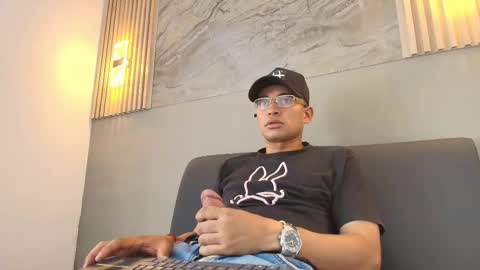 roger_flyn online show from 19, 12, 2025