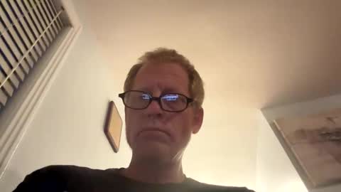 Snapshot of rojomikey112 chatting on 25, 10, 2025 rojomikey112 online show from 25, 10, 2025