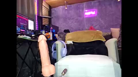 Snapshot of roknblaze chatting on 12, 10, 2025 Rok-N-Blaze online show from 12, 10, 2025