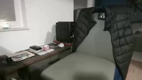 Snapshot of rolandloser1000 chatting on 18, 10, 2025 rolandloser1000 online show from 18, 10, 2025