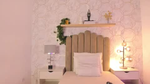 Snapshot of roma_love_ chatting on 10, 12, 2024 online show from 10, 12, 2024