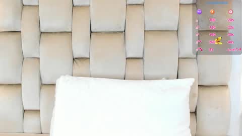 Snapshot of roma_love_ chatting on 22, 10, 2025 online show from 22, 10, 2025