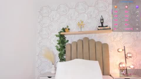 Snapshot of roma_love_ chatting on 24, 10, 2025 online show from 24, 10, 2025