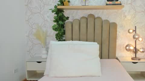 Snapshot of roma_love_ chatting on 29, 10, 2025 online show from 29, 10, 2025