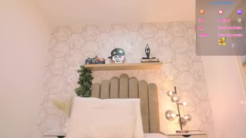 Snapshot of roma_love_ chatting on 31, 10, 2025 online show from 31, 10, 2025