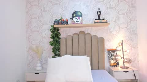 Snapshot of roma_love_ chatting on 1, 11, 2025 online show from 1, 11, 2025