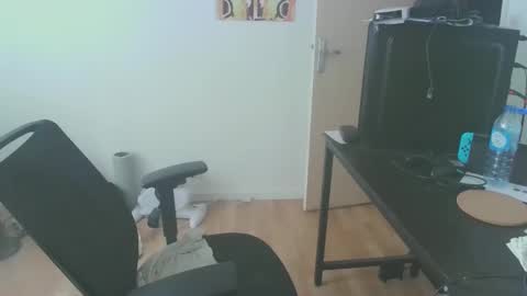 romainb72 online show from 3, 1, 2025