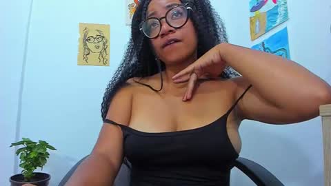 Snapshot of romantic_stargirl chatting on 1, 3, 2025 Is A Belle online show from 1, 3, 2025