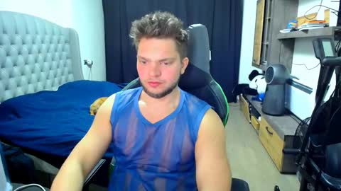 Snapshot of romantic_twunk chatting on 21, 10, 2025 romantic_twunk online show from 21, 10, 2025