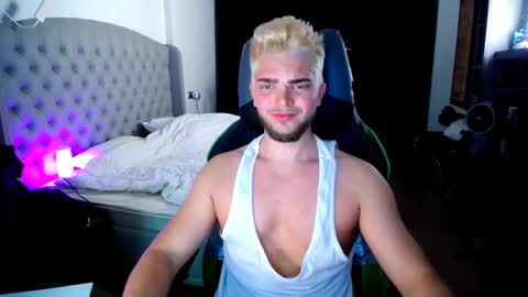 Snapshot of romantic_twunk chatting on 25, 10, 2025 romantic_twunk online show from 25, 10, 2025