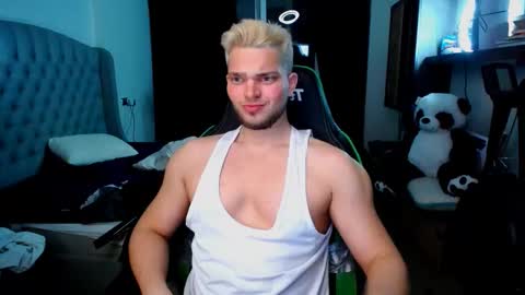 Snapshot of romantic_twunk chatting on 1, 11, 2025 romantic_twunk online show from 1, 11, 2025