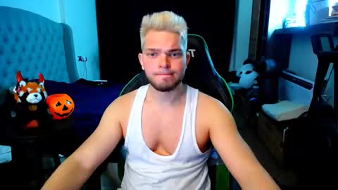 Snapshot of romantic_twunk chatting on 3, 11, 2025 romantic_twunk online show from 3, 11, 2025