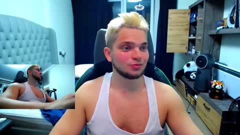 Snapshot of romantic_twunk chatting on 8, 11, 2025 romantic_twunk online show from 8, 11, 2025