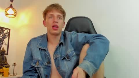 Snapshot of romeo_ricci1 chatting on 6, 12, 2024 Romeo Ricci online show from 6, 12, 2024