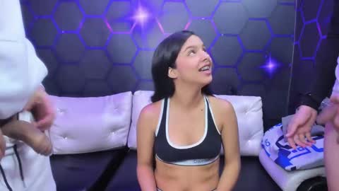 Snapshot of room_kitty chatting on 12, 3, 2025 MIA AND PAUL online show from 12, 3, 2025
