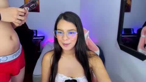  MIA AND PAUL online show from 23, 11, 2025