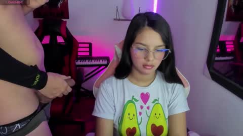  MIA AND PAUL online show from 4, 3, 2026