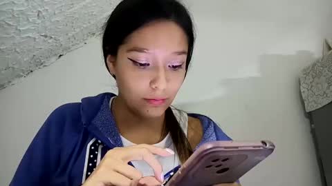 Snapshot of rooxxyy_ chatting on 23, 11, 2025 online show from 23, 11, 2025