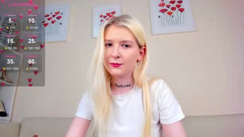 Snapshot of rosa_mariposa_ chatting on 4, 3, 2025 Rosa online show from 4, 3, 2025