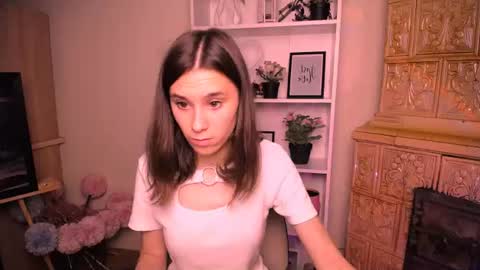 Snapshot of rosalais_ chatting on 23, 6, 2026 Rose online show from 23, 6, 2026