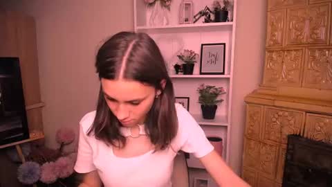 Snapshot of rosalais_ chatting on 2, 7, 2026 Rose online show from 2, 7, 2026